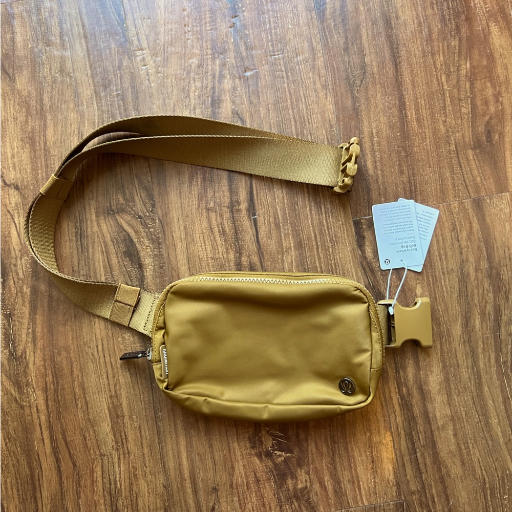 Lululemon Everywhere Belt Bag 1L in Salted Caramel